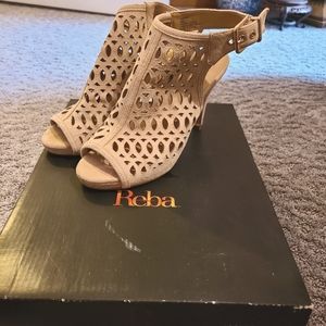 Reba Haddiee Natural Size 6